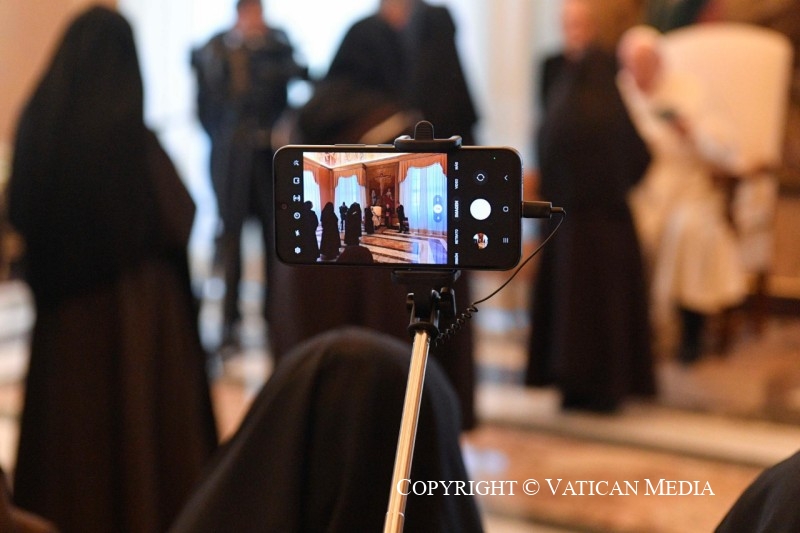 4-Aux sup&eacute;rieures et aux d&eacute;l&eacute;gu&eacute;es des Carm&eacute;lites d&eacute;chauss&eacute;es 