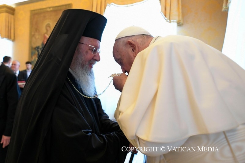 Έλληνες Ορθόδοξοι στο Βατικανό: «Περπατήστε μαζί, προσευχηθείτε μαζί, εργαστείτε μαζί», τους προτρέπει ο Πάπας να το κάνουν – Zenit