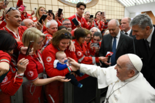 11-Aux bénévoles de la Croix-Rouge italienne 
