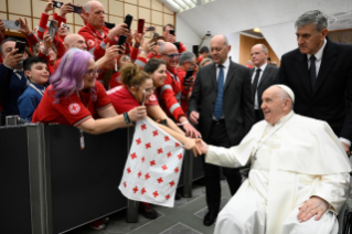 12-Aux bénévoles de la Croix-Rouge italienne 