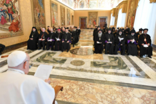 1-Aux membres de la Commission mixte internationale de Dialogue théologique entre l'Église catholique et les Églises orthodoxes orientales; et aux participants à la Visite d'étude annuelle de jeunes prêtres et moines des Églises orthodoxes orientales 