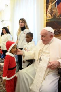 9-Ai Bambini assistiti dal Dispensario Santa Marta