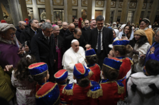 6- Meeting of the participants in the living nativity scene with the Holy Father Francis in the Basilica of Saint Mary Major