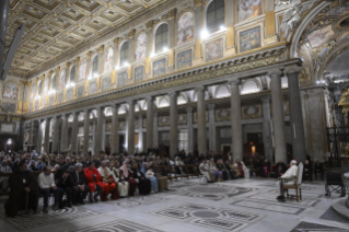 11- Meeting of the participants in the living nativity scene with the Holy Father Francis in the Basilica of Saint Mary Major
