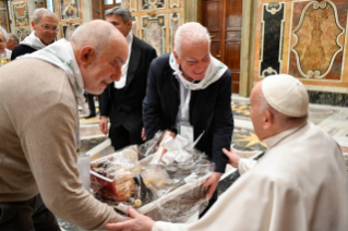 11-Aux membres de la Fondation « Mons. Camillo Faresin », de Maragnole di Breganze (Vicence, Italie) 