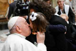 10-A los miembros de la Fundación "Mons. Camillo Faresin", de Maragnole di Breganze (Vicenza) 