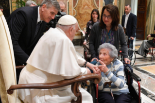 7-Aux membres de la Fondation Sant'Angela Merici, de Syracuse 