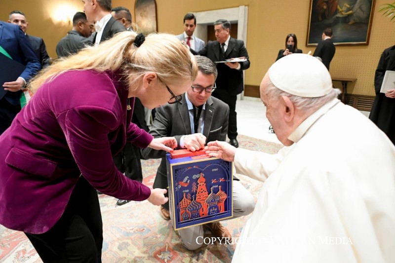 El Papa, con el Foro de Economía Humana