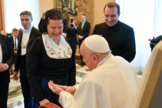 1-To a delegation of the Society of Catholic Publicists of Germany (Gesellschaft katholischer Publizisten Deutschlands) on the 75th anniversary of its founding