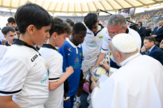 10-Meeting at the Olympic Stadium - World Children's Day