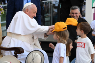 23-Meeting at the Olympic Stadium - World Children's Day