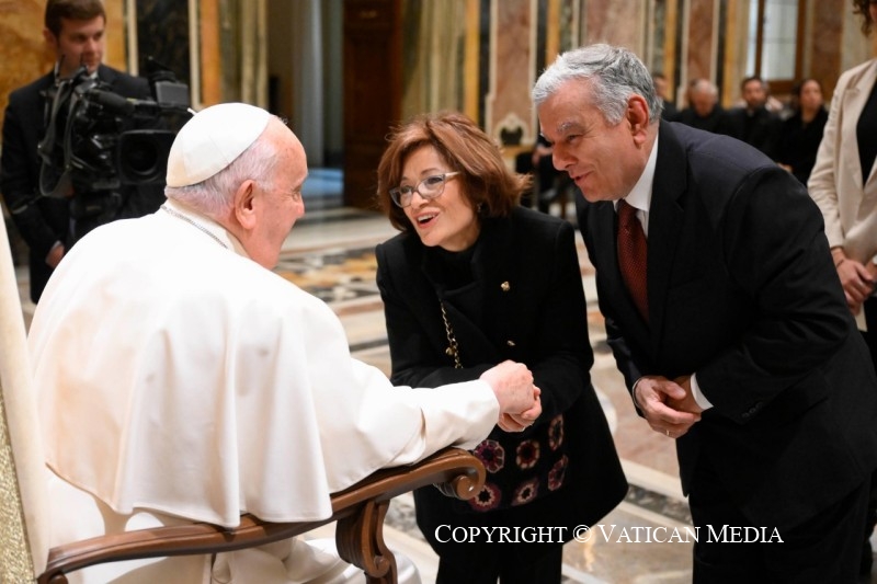 8-&Agrave; Comunidade Acad&eacute;mica do Pontif&iacute;cio Instituto Teol&oacute;gico Jo&atilde;o Paulo II para as Ci&ecirc;ncias do Matrim&oacute;nio e da Fam&iacute;lia