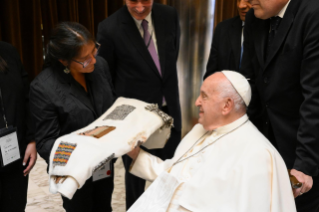 2-The participants in the International Meeting of Sense present the conclusions of their work to Pope Francis