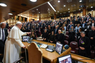 5-The participants in the International Meeting of Sense present the conclusions of their work to Pope Francis