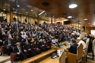 8-The participants in the International Meeting of Sense present the conclusions of their work to Pope Francis