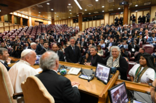 9-The participants in the International Meeting of Sense present the conclusions of their work to Pope Francis