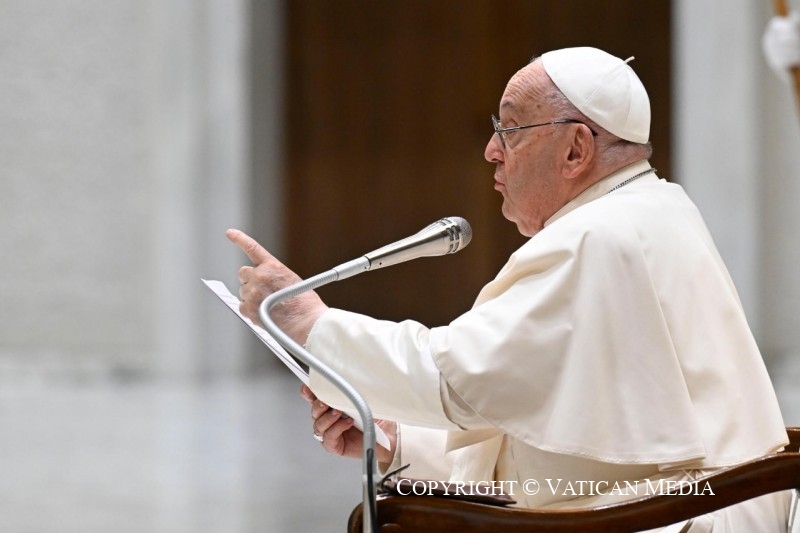 7-"The caress and the smile", meeting of Pope Francis with grandparents, the elderly and grandchildren