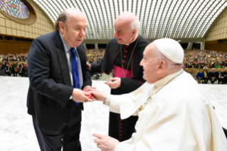 9-"The caress and the smile", meeting of Pope Francis with grandparents, the elderly and grandchildren