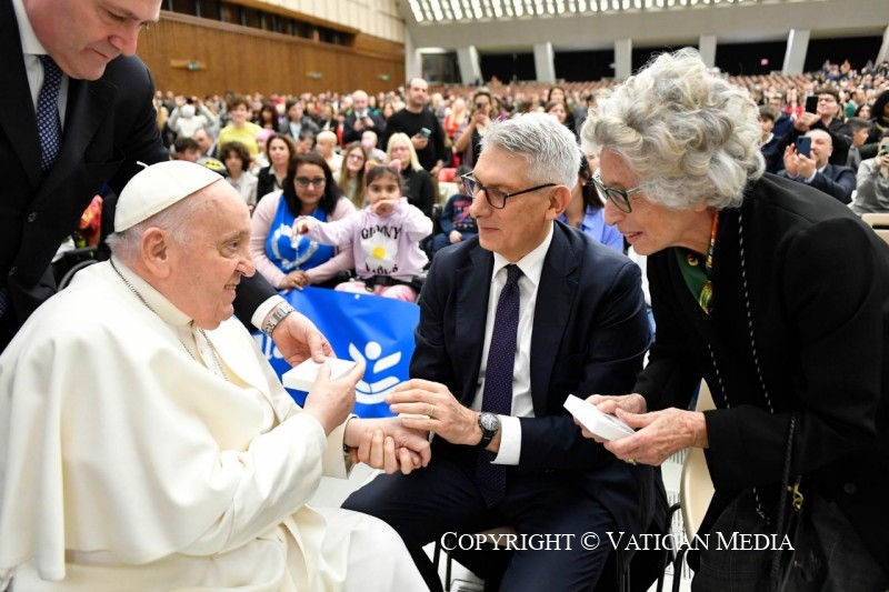 https://www.vatican.va/content/dam/francesco/images/discorsi-2024/ospedale-bambinogesu-16marzo2024/1710580674938.JPG/_jcr_content/renditions/cq5dam.web.800.800.jpeg