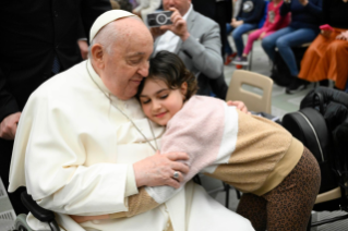 7-Aos Dirigentes e Funcionários do Hospital Pediátrico "Bambino Gesù" 