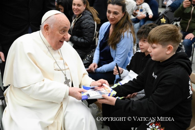 https://www.vatican.va/content/dam/francesco/images/discorsi-2024/ospedale-bambinogesu-16marzo2024/1710582803154.JPG/_jcr_content/renditions/cq5dam.web.800.800.jpeg