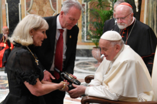 1-An die Mitglieder der "Papal Foundation" 