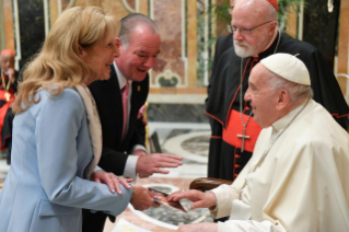 6-Aux membres de la Papal Foundation 