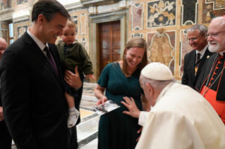 3-Aux membres de la Papal Foundation 