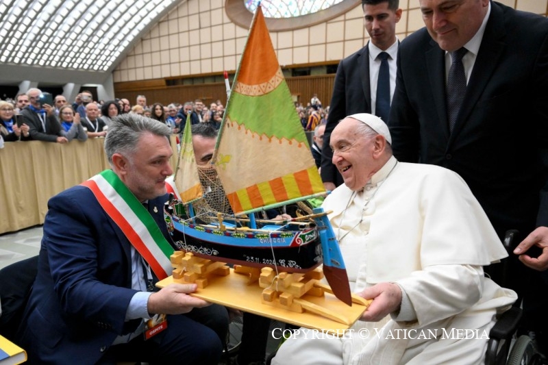 4-To Fishermen from various parts of Italy; and to Participants of the Conference promoted by the Italian Episcopal Conference on National Health Services in Europe