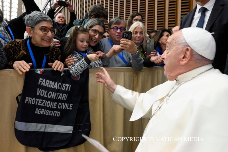 10-To Fishermen from various parts of Italy; and to Participants of the Conference promoted by the Italian Episcopal Conference on National Health Services in Europe