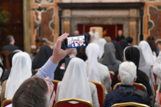 0-Aux participants au colloque “Réparer l’irréparable”, pour les 350 ans des apparitions de Jésus à Paray-le-Monial
