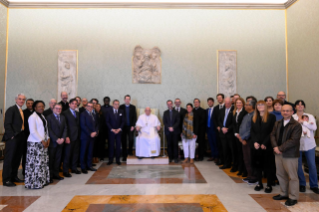 5-A la delegación de la Red Mundial de Oración del Papa 