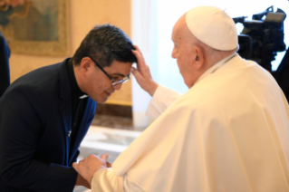 7-Ai partecipanti al Capitolo Generale dei Missionari di San Carlo (Scalabriniani) 