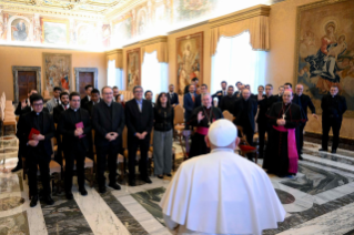 9-A los seminaristas de las diócesis de Pamplona, Tudela, San Sebastián y Redemptoris Mater 