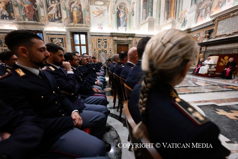 3-Audience with the Managers and Staff of the Vatican Inspectorate of Public Security