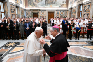 2-Ai Membri del Sodalizio "Facchini di Santa Rosa" da Viterbo