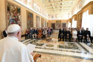4-A los participantes en el encuentro promovido por la Specola Vaticana 
