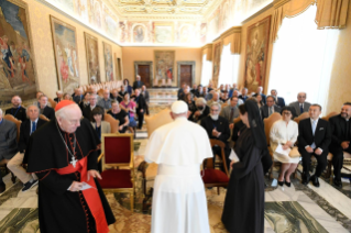 5-A los participantes en el encuentro promovido por la Specola Vaticana 