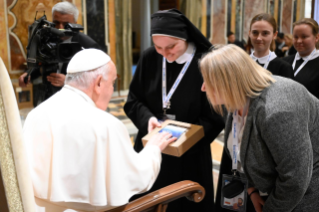 10-Ai Partecipanti all'Incontro promosso dalla Congregazione delle Suore Canonichesse dello Spirito Santo in Sassia