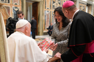 3-Ai partecipanti al Simposio "Université des Communicants en Église"