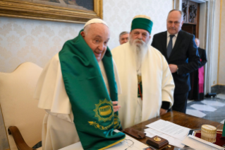3-A Sua Grazia Haji Dede Edmond Brahimaj, Leader della Comunità dei Bektashi di Tirana (Albania), e Seguito