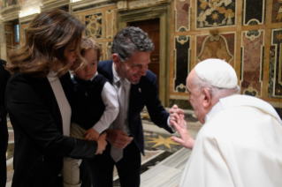 7-Audiencia a los miembros de la Fundación de la Guardia Suiza Pontificia