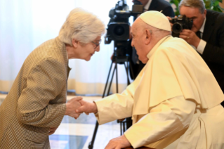 8-Alle Partecipanti al Capitolo Generale dell'Unione Santa Caterina da Siena delle Missionarie della Scuola