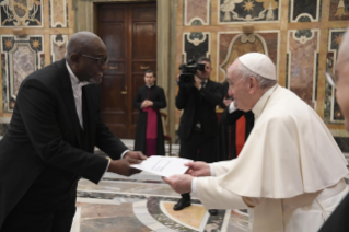 6-A los nuevos embajadores acreditados ante la Santa Sede
