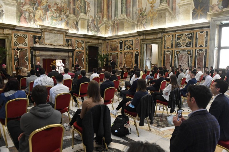 1-An die Leiter und Studenten des Instituts "Ambrosoli" in Codogno (Lodi)