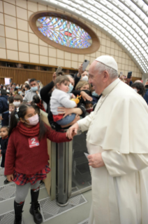 5-Ai Bambini assistiti dal Dispensario Santa Marta
