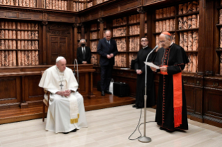5-Pope Francis visits the Vatican Apostolic Library to inaugurate a new permanent exhibition area