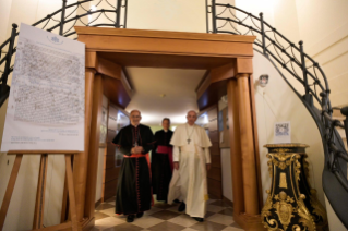 16-Pope Francis visits the Vatican Apostolic Library to inaugurate a new permanent exhibition area