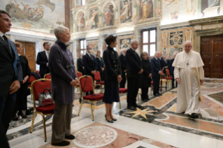 8-A los miembros de la Fundación Universitaria Biomédica del Campus Bio-Médico de Roma