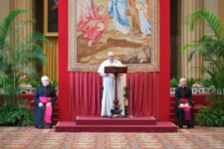 8-Aux membres du Corps diplomatique accr&#xe9;dit&#xe9; aupr&#xe8;s du Saint-Si&#xe8;ge